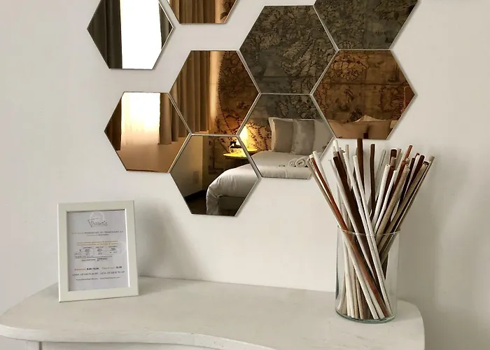 Francis Superior Konukevi Trieste